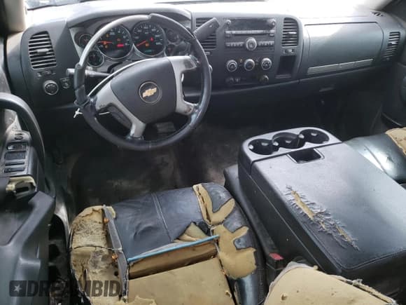 ✅ 2014 Chevrolet Silverado 2500HD LT • VIN: 1GC1KXCG8EF181594 • Лот: 64607545. Опубликован ранее на Copart с пробегом 277 608 миль. Бесплатный доступ к архиву аукционных продаж из США и подробный отчёт об истории автомобиля на DreamBid. Изображение 8.