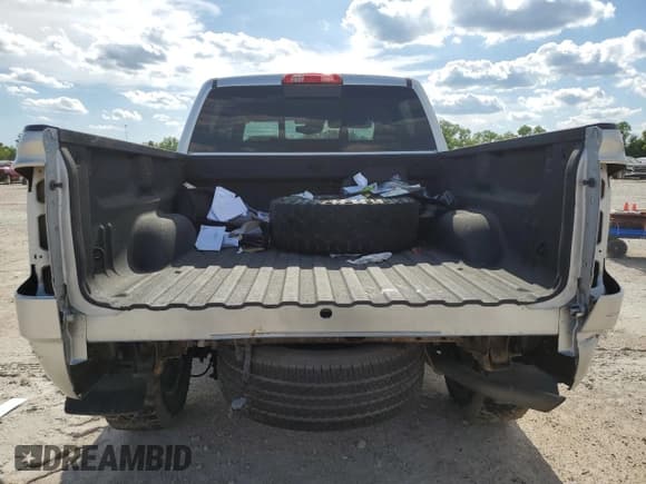 ✅ 2018 Chevrolet Silverado 1500 LTZ • VIN: 3GCUKSECXJG285779 • Lot: 56300025. Wystawiony na Copart z przebiegiem 102 316 mil. Bezpłatny archiwum sprzedaży aukcyjnych z USA i szczegółowy raport historii pojazdu na DreamBid. Zdjęcie 6.