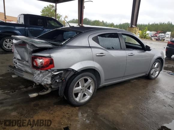 ✅ 2013 Dodge Avenger SXT • VIN: 1C3CDZCG5DN583600 • Lot: 71947043. Wystawiony na Copart z przebiegiem 126 008 mil. Bezpłatny archiwum sprzedaży aukcyjnych z USA i szczegółowy raport historii pojazdu na DreamBid. Zdjęcie 3.