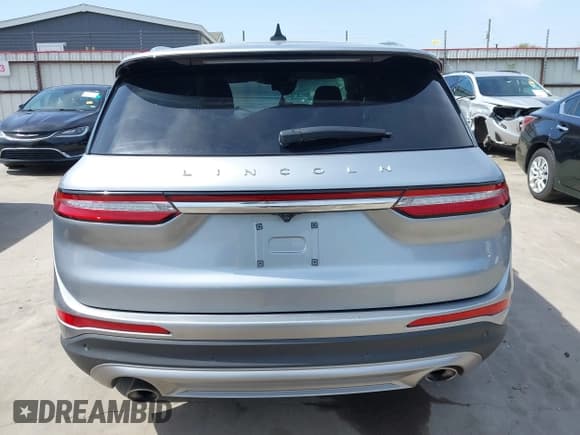 ✅ 2022 Lincoln Corsair Standard • VIN: 5LMCJ1C92NUL34355 • Lot: 41813479. Wystawiony na IAAI z przebiegiem 27 847 mil. Bezpłatny archiwum sprzedaży aukcyjnych z USA i szczegółowy raport historii pojazdu na DreamBid. Zdjęcie 17.