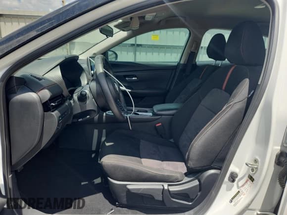 ✅ 2024 Nissan Sentra SR • VIN: 3N1AB8DV3RY333902 • Lot: 65086975. Wystawiony na Copart z przebiegiem 25 125 mil. Bezpłatny archiwum sprzedaży aukcyjnych z USA i szczegółowy raport historii pojazdu na DreamBid. Zdjęcie 7.