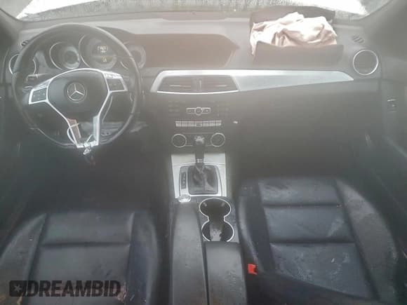 ✅ 2014 Mercedes-Benz C 300 Sport • VIN: WDDGF8AB4EA937842 • Lot: 96189925. Wystawiony na Copart z przebiegiem 140 201 mil. Bezpłatny archiwum sprzedaży aukcyjnych z USA i szczegółowy raport historii pojazdu na DreamBid. Zdjęcie 8.