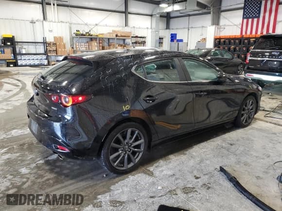 ✅ 2023 Mazda 3 S Preferred • VIN: JM1BPALM1P1609496 • Лот: 59949765. Опубликован ранее на Copart с пробегом 56 477 миль. Бесплатный доступ к архиву аукционных продаж из США и подробный отчёт об истории автомобиля на DreamBid. Изображение 3.