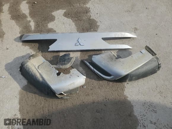 ✅ 2024 Mitsubishi Outlander SE • VIN: JA4J4VA89RZ021653 • Lot: 80990125. Listed on Copart with 47,088 mi. Free auction sales archive from the USA and detailed vehicle history report at DreamBid. Image 13.