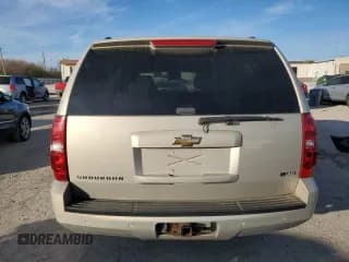 ✅ 2007 Chevrolet Suburban LT • VIN: 1GNFC16047J250450 • Lot: 82436204. Wystawiony na Copart z przebiegiem 146 455 mil. Bezpłatny archiwum sprzedaży aukcyjnych z USA i szczegółowy raport historii pojazdu na DreamBid. Zdjęcie 6.
