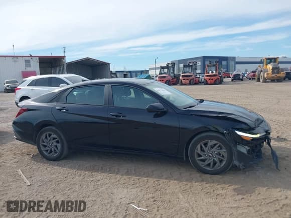 ✅ 2024 Hyundai Elantra SEL • VIN: KMHLM4DGXRU635843 • Lot: 43279016. Listed on IAAI with 32,546 mi. Free auction sales archive from the USA and detailed vehicle history report at DreamBid. Image 14.