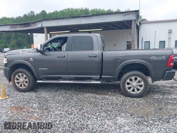 ✅ 2021 Ram 2500 Laramie • VIN: 3C6UR5FL1MG561600 • Lot: 42341595. Listed on IAAI with 71,387 mi. Free auction sales archive from the USA and detailed vehicle history report at DreamBid. Image 15.