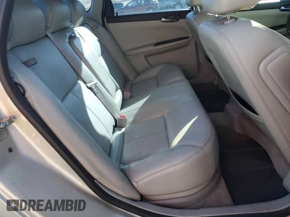 2010 Chevrolet Impala LT z VIN 2G1WB5EN4A1141027, wystawiony jako Copart lot #91068755 z przebiegiem 176 593 mil mil oraz Czysty tytuł • Clean title. Historia ofert i sprzedaży dostępna na DreamBid. Obrazek 10.