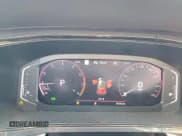 ✅ 2022 Volkswagen Taos SEL • VIN: 3VV2X7B26NM049706 • Lot: 81783525. Wystawiony na Copart z przebiegiem 29 545 mil. Bezpłatny archiwum sprzedaży aukcyjnych z USA i szczegółowy raport historii pojazdu na DreamBid. Zdjęcie 9.