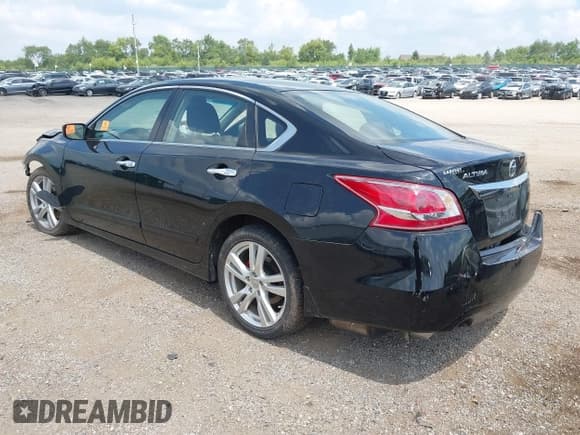 ✅ 2013 Nissan Altima SV • VIN: 1N4BL3AP8DC163860 • Lot: 42743992. Listed on IAAI with 140,890 mi. Free auction sales archive from the USA and detailed vehicle history report at DreamBid. Image 3.