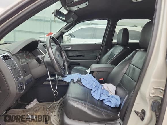 ✅ 2011 Ford Escape Limited • VIN: 1FMCU0EGXBKA69093 • Lot: 90808425. Listed on Copart with 86,197 mi. Free auction sales archive from the USA and detailed vehicle history report at DreamBid. Image 7.