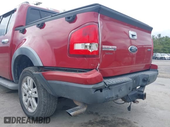 ✅ 2010 Ford Explorer Sport Trac XLT • VIN: 1FMEU5BE3AUA38652 • Lot: 43118569. Wystawiony na IAAI z przebiegiem 156 000 mil. Bezpłatny archiwum sprzedaży aukcyjnych z USA i szczegółowy raport historii pojazdu na DreamBid. Zdjęcie 6.