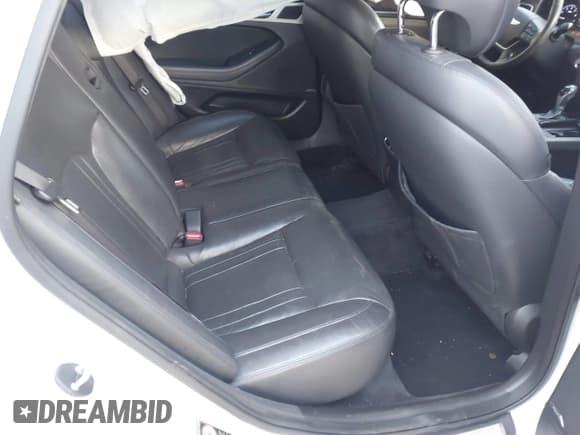 ✅ 2015 Hyundai Genesis 3.8L • VIN: KMHGN4JE4FU047563 • Lot: 41263223. Wystawiony na IAAI z przebiegiem 120 697 mil. Bezpłatny archiwum sprzedaży aukcyjnych z USA i szczegółowy raport historii pojazdu na DreamBid. Zdjęcie 8.