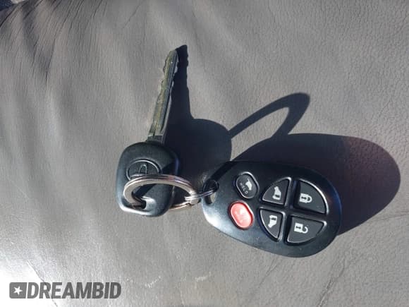 ✅ 2004 Toyota Sienna XLE Limited • VIN: 5TDZA22C54S169375 • Лот: 43834523. Опубликован ранее на IAAI с пробегом 236 014 миль. Бесплатный доступ к архиву аукционных продаж из США и подробный отчёт об истории автомобиля на DreamBid. Изображение 11.