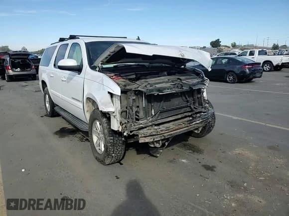✅ 2008 Chevrolet Suburban 2LT • VIN: 3GNFK16348G113055 • Lot: 89560455. Listed on Copart with 232,816 mi. Free auction sales archive from the USA and detailed vehicle history report at DreamBid. Image 14.