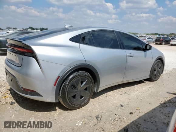 2023 Toyota Prius LE with VIN JTDACAAU5P3009840, listed as a Copart auction lot 84429575 with 77,247 mi miles and Clean title. Bid and sale history available at DreamBid. Image 3.