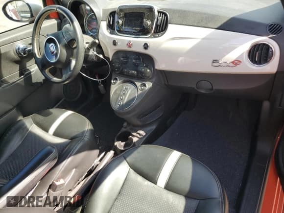 ✅ 2017 FIAT 500e • VIN: 3C3CFFGE7HT544532 • Lot: 70640495. Listed on Copart with 111,403 mi. Free auction sales archive from the USA and detailed vehicle history report at DreamBid. Image 8.