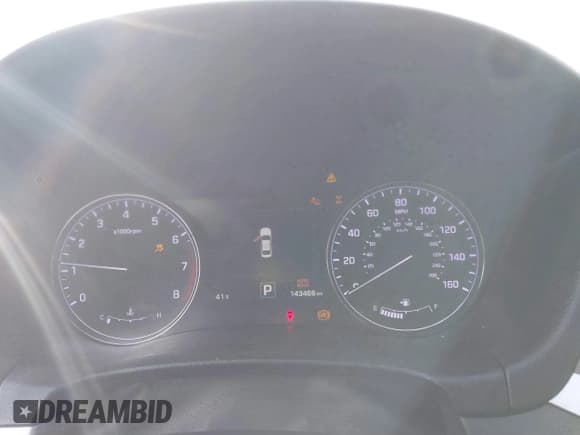 ✅ 2015 Hyundai Genesis 3.8L • VIN: KMHGN4JE7FU053471 • Lot: 41442809. Wystawiony na IAAI z przebiegiem 143 466 mil. Bezpłatny archiwum sprzedaży aukcyjnych z USA i szczegółowy raport historii pojazdu na DreamBid. Zdjęcie 7.