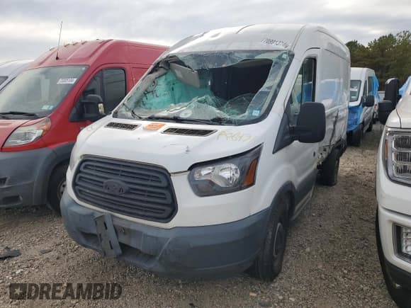 ✅ 2018 Ford Transit • VIN: 1FTYR1CM3JKA06491 • Lot: 70991374. Wystawiony na Copart z przebiegiem 192 027 mil. Bezpłatny archiwum sprzedaży aukcyjnych z USA i szczegółowy raport historii pojazdu na DreamBid. Zdjęcie 1.
