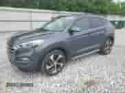 2018 Hyundai Tucson Value z VIN KM8J33A26JU784560, wystawiony jako Copart lot #61024255 z przebiegiem 111 219 mil mil oraz Czysty tytuł • Clean title. Historia ofert i sprzedaży dostępna na DreamBid. Obrazek 1.