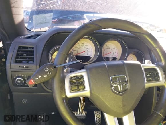 ✅ 2013 Dodge Challenger R/T • VIN: 2C3CDYBT7DH651087 • Lot: 40805295. Wystawiony na IAAI z przebiegiem 189 555 mil. Bezpłatny archiwum sprzedaży aukcyjnych z USA i szczegółowy raport historii pojazdu na DreamBid. Zdjęcie 11.