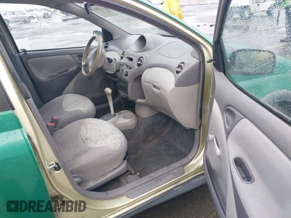✅ 2001 Toyota ECHO • VIN: JTDBT123810134933 • Lot: 43709119. Listed on IAAI with 267,239 mi. Free auction sales archive from the USA and detailed vehicle history report at DreamBid. Image 5.