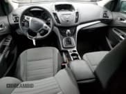 ✅ 2013 Ford Escape SE • VIN: 1FMCU0GX9DUC83898 • Lot: 93246065. Wystawiony na Copart z przebiegiem 91 239 mil. Bezpłatny archiwum sprzedaży aukcyjnych z USA i szczegółowy raport historii pojazdu na DreamBid. Zdjęcie 8.