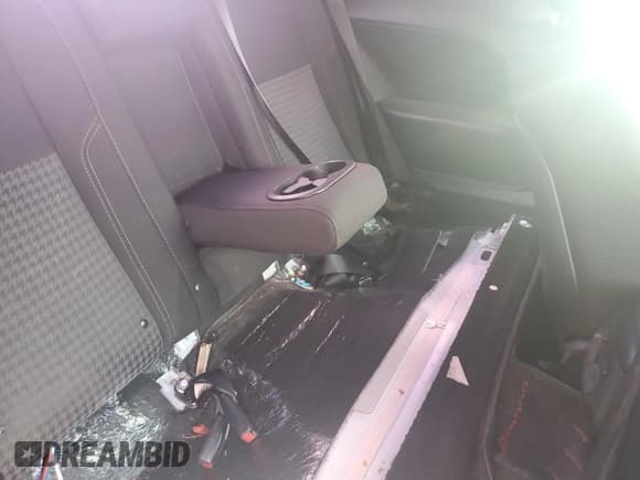 ✅ 2015 Dodge Challenger SXT • VIN: 2C3CDZAG9FH770451 • Lot: 57901514. Wystawiony na Copart z przebiegiem 110 564 mil. Bezpłatny archiwum sprzedaży aukcyjnych z USA i szczegółowy raport historii pojazdu na DreamBid. Zdjęcie 10.