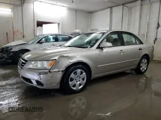 ✅ 2009 Hyundai Sonata GLS • VIN: 5NPET46C19H489059 • Лот: 82121124. Опубликован ранее на Copart с пробегом 171 136 миль. Бесплатный доступ к архиву аукционных продаж из США и подробный отчёт об истории автомобиля на DreamBid. Изображение 1.
