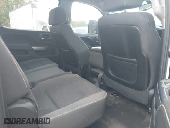 ✅ 2015 Chevrolet Silverado 2500HD LT • VIN: 1GC1KVEG3FF165208 • Lot: 42184899. Wystawiony na IAAI z przebiegiem 311 427 mil. Bezpłatny archiwum sprzedaży aukcyjnych z USA i szczegółowy raport historii pojazdu na DreamBid. Zdjęcie 8.