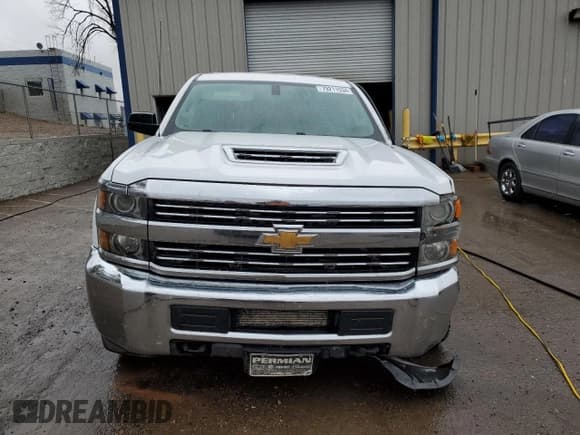✅ 2017 Chevrolet Silverado 2500HD Work Truck • VIN: 1GC1KUEY1HF194308 • Lot: 79211534. Wystawiony na Copart z przebiegiem 140 184 mil. Bezpłatny archiwum sprzedaży aukcyjnych z USA i szczegółowy raport historii pojazdu na DreamBid. Zdjęcie 5.