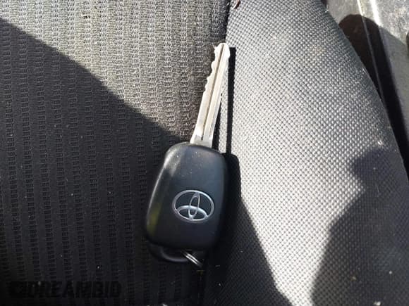 ✅ 2018 Toyota RAV4 LE • VIN: JTMBFREV8JJ729942 • Lot: 43557394. Listed on IAAI with 108,053 mi. Free auction sales archive from the USA and detailed vehicle history report at DreamBid. Image 11.