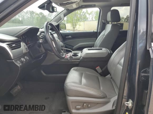 ✅ 2020 Chevrolet Tahoe LT • VIN: 1GNSKBKC0LR200082 • Lot: 51942985. Listed on Copart with 115,236 mi. Free auction sales archive from the USA and detailed vehicle history report at DreamBid. Image 7.