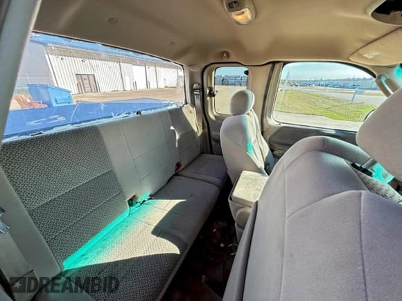 ✅ 2003 Ford F-150 XL • VIN: 1FTRX17W63NA21039 • Лот: 94953105. Опубликован ранее на Copart с пробегом 153 606 миль. Бесплатный доступ к архиву аукционных продаж из США и подробный отчёт об истории автомобиля на DreamBid. Изображение 6.