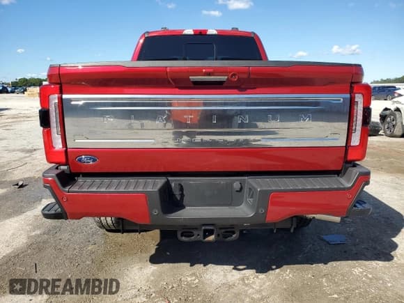 ✅ 2024 Ford F-350 XL • VIN: 1FT8W3BT5REE84192 • Lot: 85176565. Wystawiony na Copart z przebiegiem Nie podano. Bezpłatny archiwum sprzedaży aukcyjnych z USA i szczegółowy raport historii pojazdu na DreamBid. Zdjęcie 6.