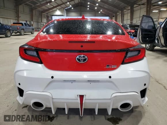 ✅ 2024 Toyota 86 • VIN: JF1ZNBB13R8755495 • Lot: 70832605. Listed on Copart with 18,223 mi. Free auction sales archive from the USA and detailed vehicle history report at DreamBid. Image 6.