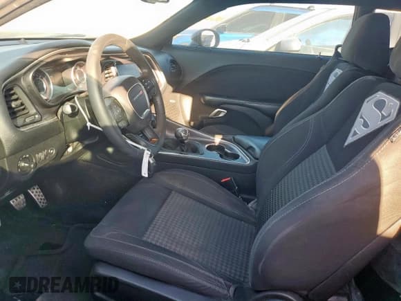 ✅ 2015 Dodge Challenger R/T • VIN: 2C3CDZAT6FH767830 • Lot: 91935505. Wystawiony na Copart z przebiegiem 145 167 mil. Bezpłatny archiwum sprzedaży aukcyjnych z USA i szczegółowy raport historii pojazdu na DreamBid. Zdjęcie 7.