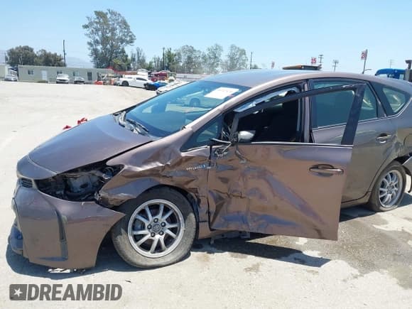 ✅ 2015 Toyota Prius Two • VIN: JTDZN3EU8FJ028072 • Lot: 39747470. Listed on IAAI with 62,979 mi. Free auction sales archive from the USA and detailed vehicle history report at DreamBid. Image 6.