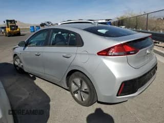 ✅ 2017 Hyundai Ioniq Blue • VIN: KMHC65LC1HU022362 • Lot: 49693105. Wystawiony na Copart z przebiegiem 102 550 mil. Bezpłatny archiwum sprzedaży aukcyjnych z USA i szczegółowy raport historii pojazdu na DreamBid. Zdjęcie 2.