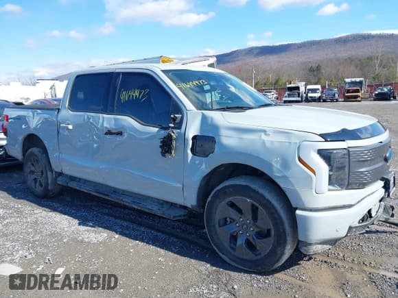 ✅ 2023 Ford F-150 Lightning Pro • VIN: 1FTVW1EL8PWG05596 • Лот: 41644473. Опубликован ранее на IAAI с пробегом 20 129 миль. Бесплатный доступ к архиву аукционных продаж из США и подробный отчёт об истории автомобиля на DreamBid. Изображение 6.
