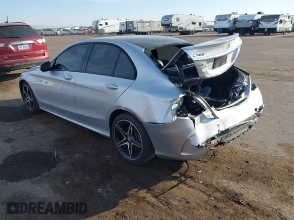 ✅ 2016 Mercedes-Benz C 300 Luxury • VIN: 55SWF4KBXGU110644 • Lot: 43338357. Wystawiony na IAAI z przebiegiem 78 841 mil. Bezpłatny archiwum sprzedaży aukcyjnych z USA i szczegółowy raport historii pojazdu na DreamBid. Zdjęcie 3.