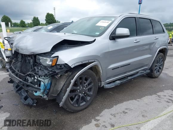 ✅ 2019 Jeep Grand Cherokee Upland • VIN: 1C4RJFAG8KC692741 • Lot: 42868590. Listed on IAAI with 61,333 mi. Free auction sales archive from the USA and detailed vehicle history report at DreamBid. Image 21.