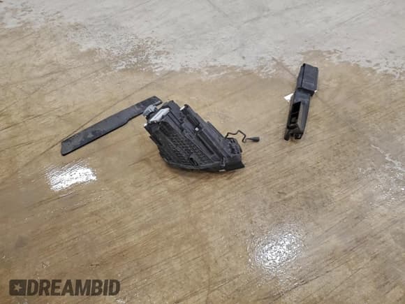 ✅ 2025 Volkswagen Atlas SE • VIN: 1V2HR2CA7SC503159 • Lot: 95086605. Listed on Copart with 38,595 mi. Free auction sales archive from the USA and detailed vehicle history report at DreamBid. Image 13.