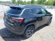 ✅ 2023 Jeep Compass Altitude • VIN: 3C4NJDBN2PT570212 • Lot: 42368107. Wystawiony na IAAI z przebiegiem 21 703 mil. Bezpłatny archiwum sprzedaży aukcyjnych z USA i szczegółowy raport historii pojazdu na DreamBid. Zdjęcie 4.