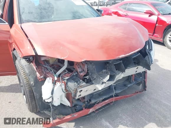 ✅ 2019 Lexus UX 200 • VIN: JTHY3JBH8K2007240 • Lot: 42893981. Wystawiony na IAAI z przebiegiem 63 624 mil. Bezpłatny archiwum sprzedaży aukcyjnych z USA i szczegółowy raport historii pojazdu na DreamBid. Zdjęcie 18.