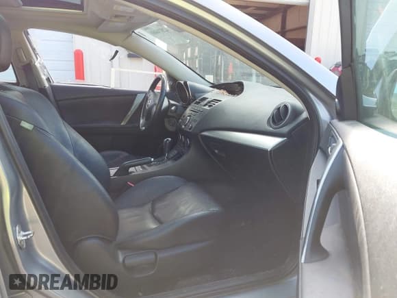 ✅ 2012 Mazda 3 S Grand Touring • VIN: JM1BL1W58C1510104 • Lot: 42074480. Listed on IAAI with 176,266 mi. Free auction sales archive from the USA and detailed vehicle history report at DreamBid. Image 5.