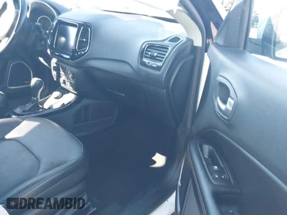 ✅ 2018 Jeep Compass Limited • VIN: 3C4NJDCB5JT168602 • Lot: 43480272. Wystawiony na IAAI z przebiegiem 57 601 mil. Bezpłatny archiwum sprzedaży aukcyjnych z USA i szczegółowy raport historii pojazdu na DreamBid. Zdjęcie 5.