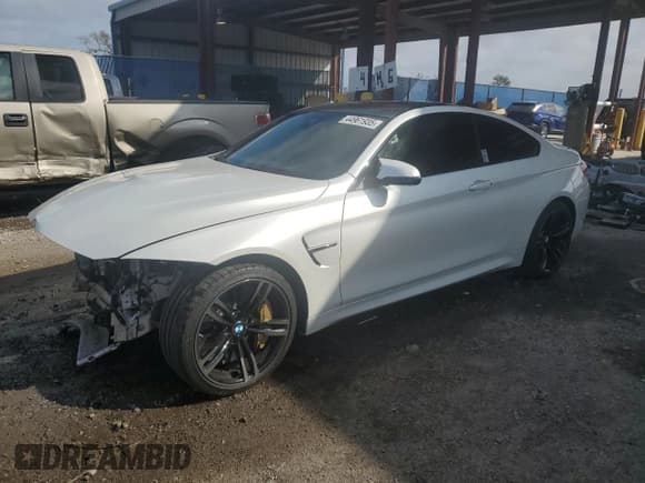 ✅ 2020 BMW M4 • VIN: WBS4Y9C09LAH83100 • Lot: 44961935. Listed on Copart with 30,704 mi. Free auction sales archive from the USA and detailed vehicle history report at DreamBid. Image 1.