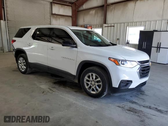 ✅ 2021 Chevrolet Traverse LS • VIN: 1GNERFKW6MJ179930 • Lot: 63435344. Wystawiony na Copart z przebiegiem 50 267 mil. Bezpłatny archiwum sprzedaży aukcyjnych z USA i szczegółowy raport historii pojazdu na DreamBid. Zdjęcie 4.