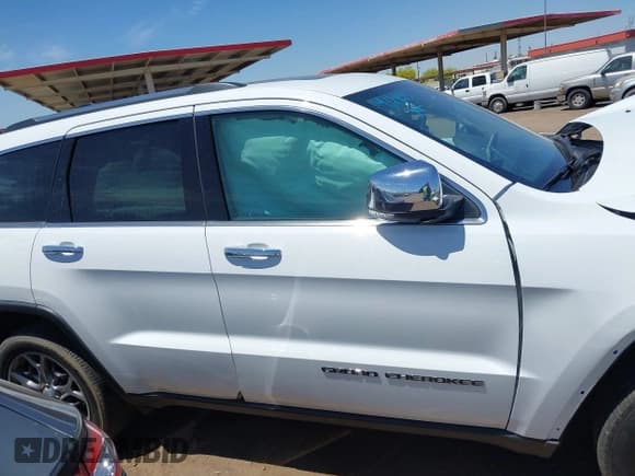 ✅ 2020 Jeep Grand Cherokee Limited X • VIN: 1C4RJFBG5LC388055 • Lot: 42120852. Listed on IAAI with 12,300 mi. Free auction sales archive from the USA and detailed vehicle history report at DreamBid. Image 13.